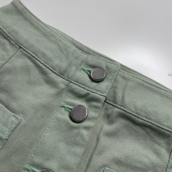 Sage green mini skirt, size extra small, in perfect condition never worn - Picture 2 of 4
